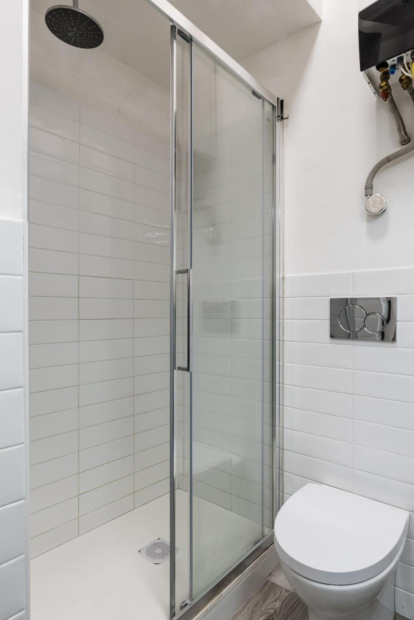 Acquario 5 Minuti, 1Br , Free A-C, Wifi & Netflix "City Center" By Tilo เจนัว ภายนอก รูปภาพ