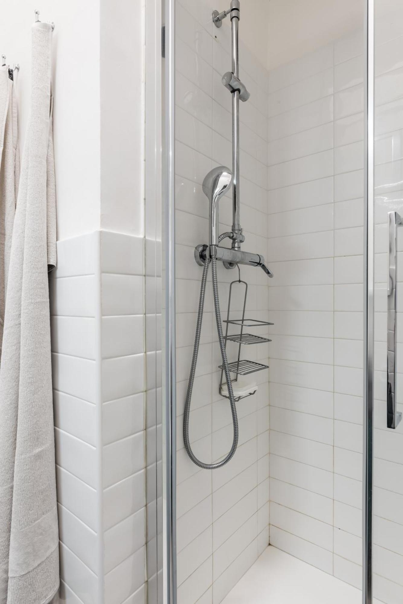 Acquario 5 Minuti, 1Br , Free A-C, Wifi & Netflix "City Center" By Tilo เจนัว ภายนอก รูปภาพ